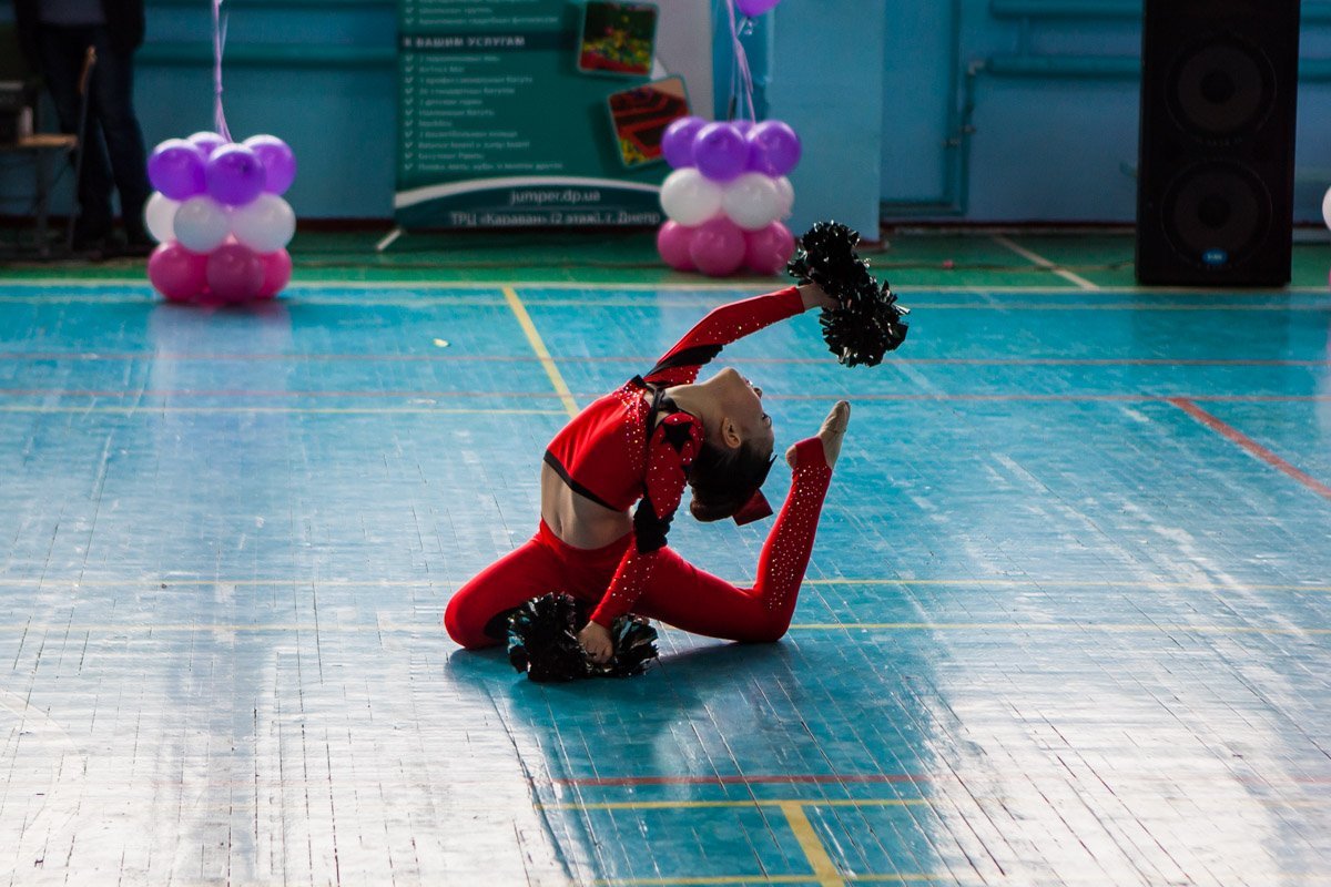 Черлидерши из Днепра и нескольких городов Днепропетровской области соревновались в пяти возрастных категориях Черлидерши из Днепра и нескольких городов Днепропетровской области соревновались в пяти возрастных категориях