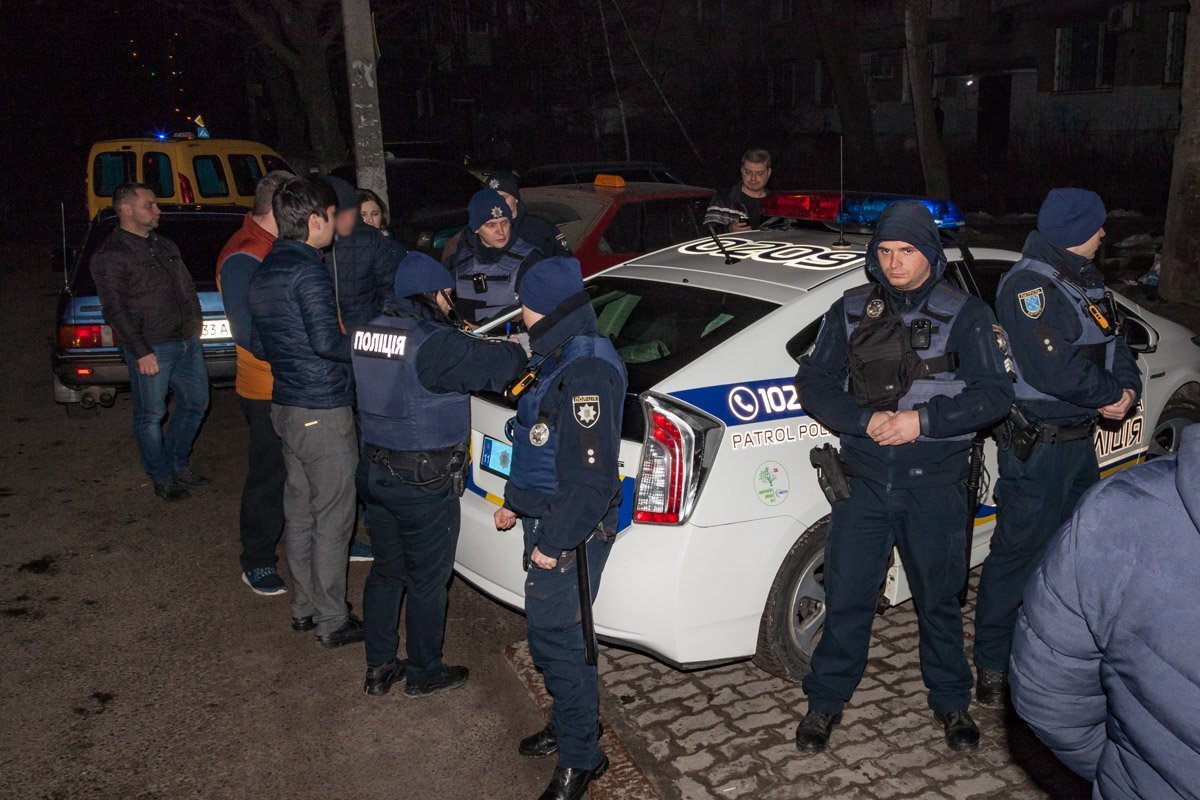 На буйного клиента такси составили несколько административных протоколов На буйного клиента такси составили несколько административных протоколов