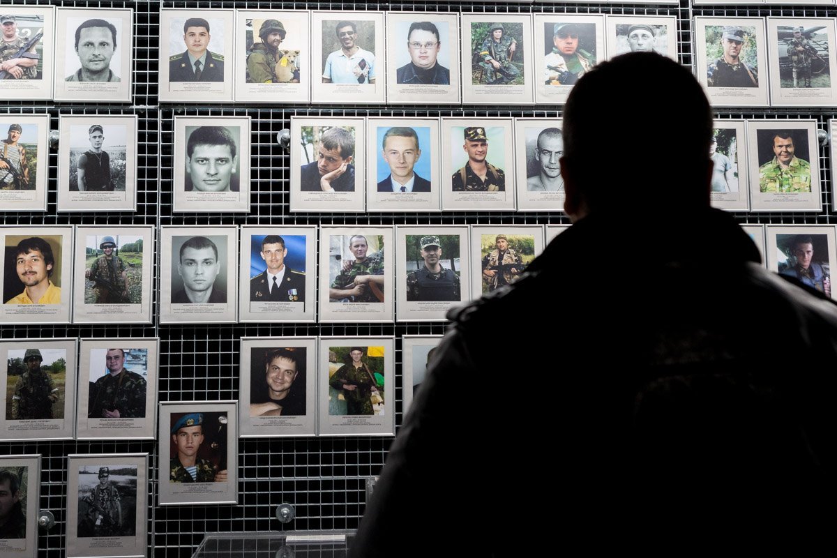 Портретов тех, кто отдал свою жизнь за защиту нашей Родины Портретов тех, кто отдал свою жизнь за защиту нашей Родины