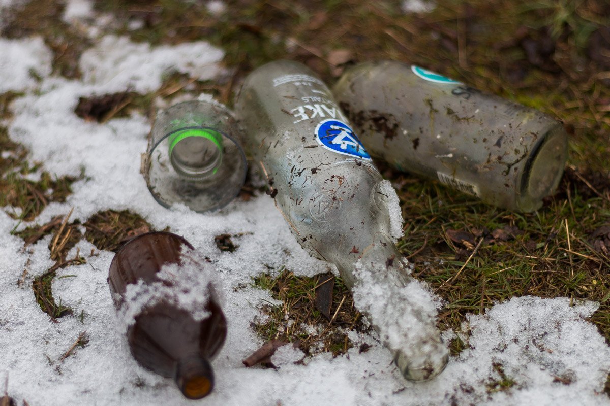 Еще вчера ты играл с пацанами в футбол во дворе, а всякие алкаши просили пнуть мяч, а уже сегодня этот алкаш - ты