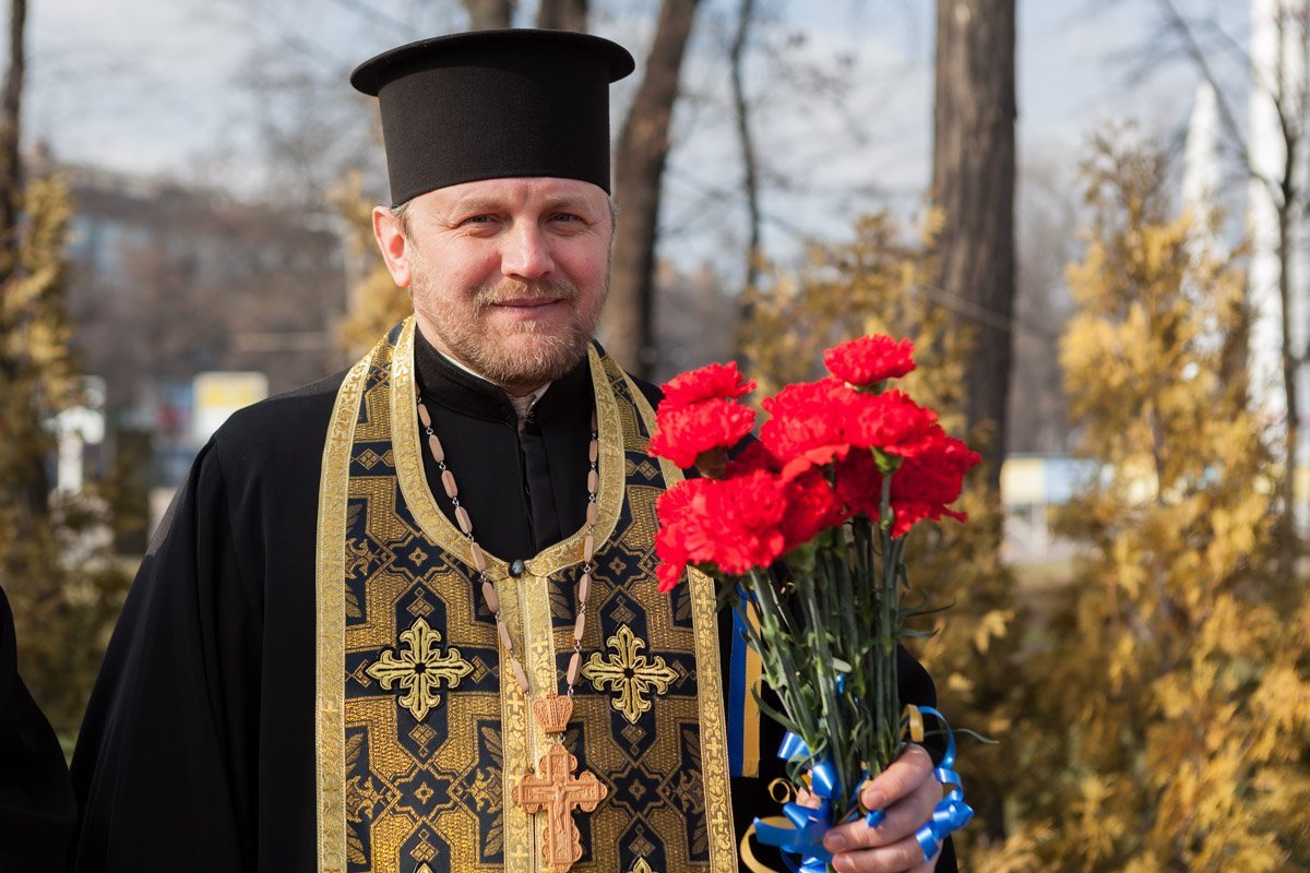 20 февраля в 10:00 на проспекте Поля, 1 прошло торжественное возложение цветов в память героев Небесной Сотни 20 февраля в 10:00 на проспекте Поля, 1 прошло торжественное возложение цветов в память героев Небесной Сотни