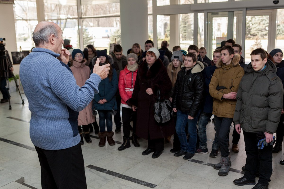 Посетители фотовыставки Посетители фотовыставки