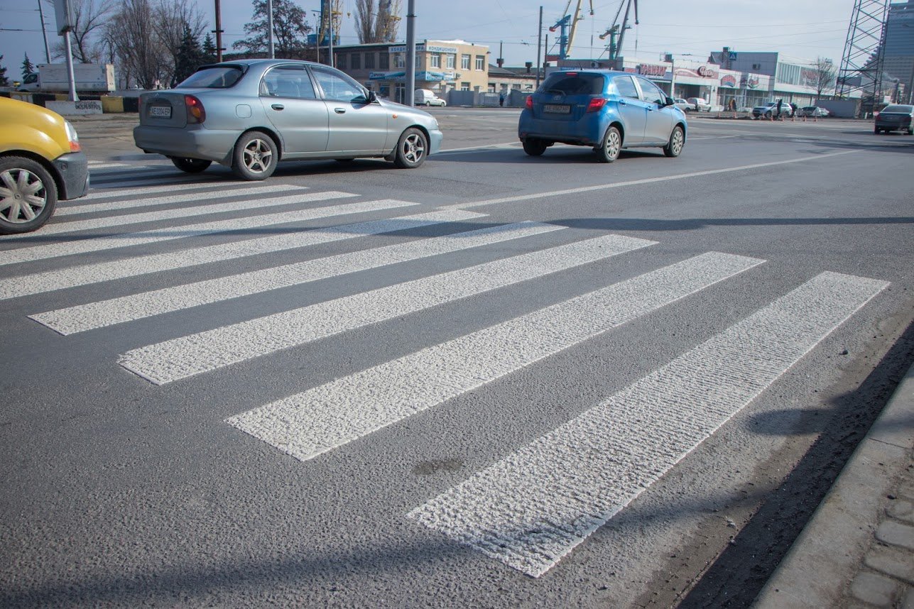 В планах на этот год - нанести около 300 км полимерной разметки В планах на этот год - нанести около 300 км полимерной разметки