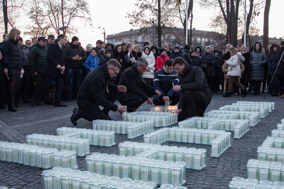 В День героев Небесной Сотни в Днепре почтили память тех, кто погиб в борьбе за свободную Украину В День героев Небесной Сотни в Днепре почтили память тех, кто погиб в борьбе за свободную Украину