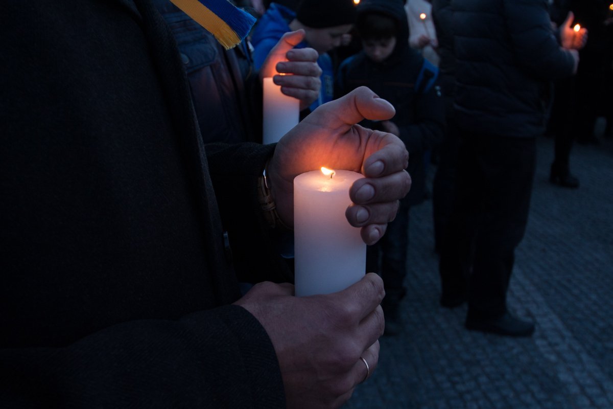 Не могут люди вечно быть живыми, но счастлив тот, чье помнить будут имя Не могут люди вечно быть живыми, но счастлив тот, чье помнить будут имя