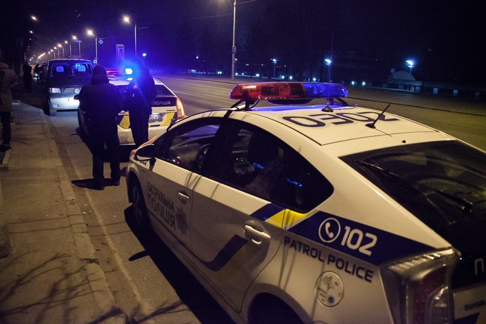 Автомобиль остановили на Сичеславской Набережной Автомобиль остановили на Сичеславской Набережной