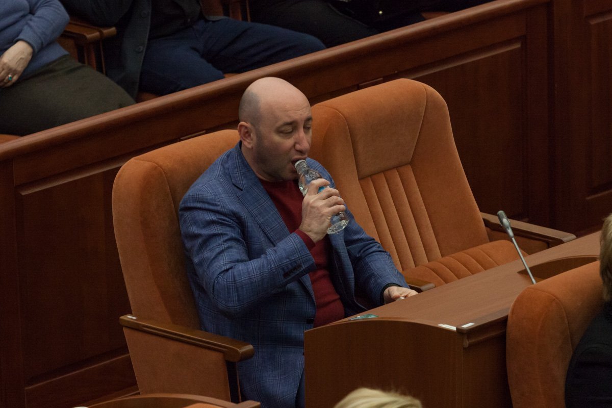 По результатам голосования было принято решение обратиться в правоохранительные органы для привлечения Суханова к уголовной ответственности 