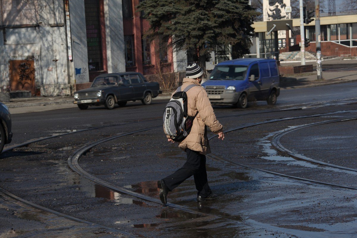 Люди жалуются на грязь Люди жалуются на грязь