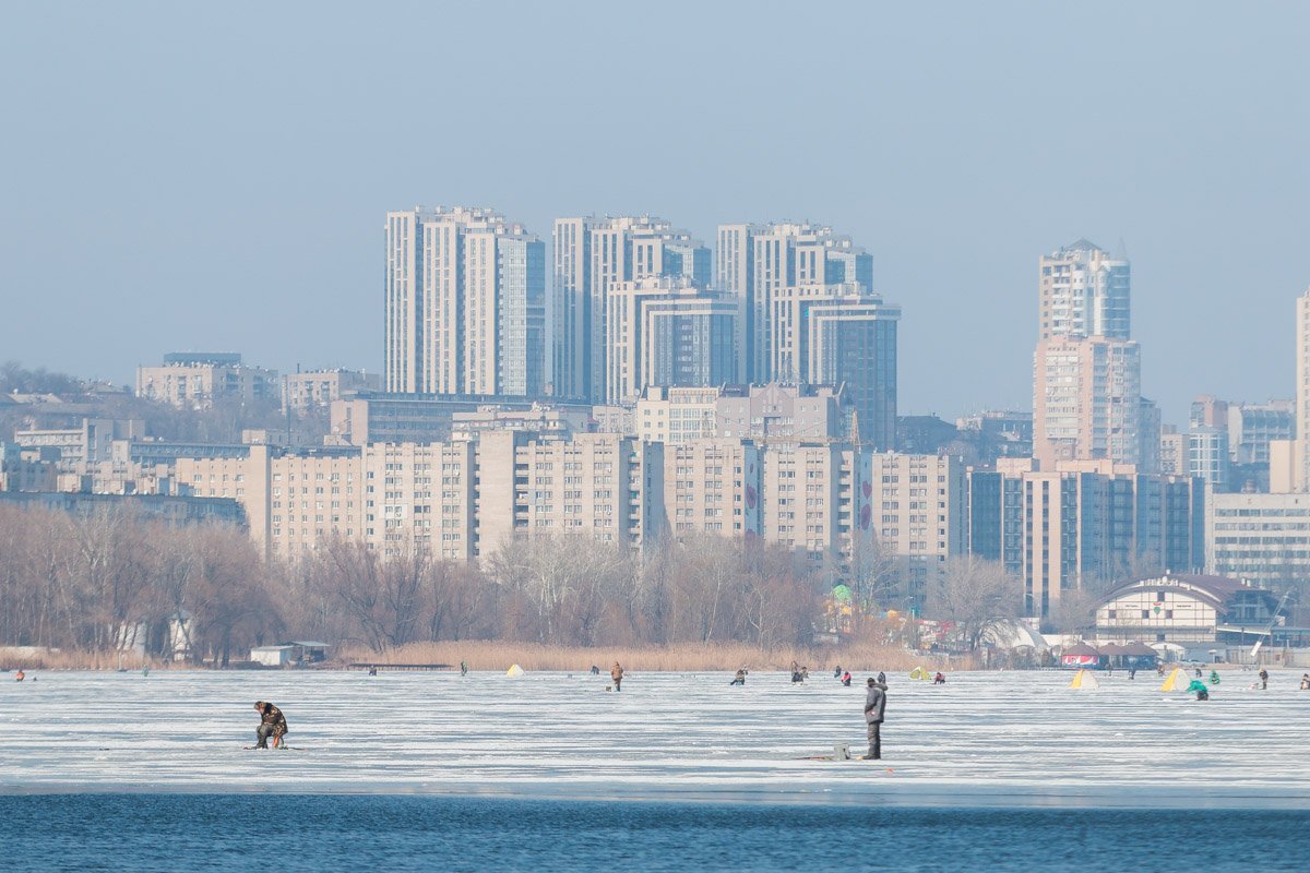 Возможно, рыбаков тянет на лед красивый пейзаж