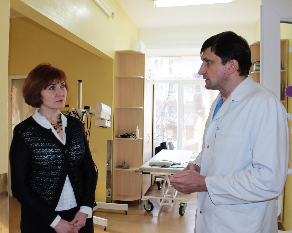 В Днепре отделению детской кардиохирургии подарили мощные компьютеры 3