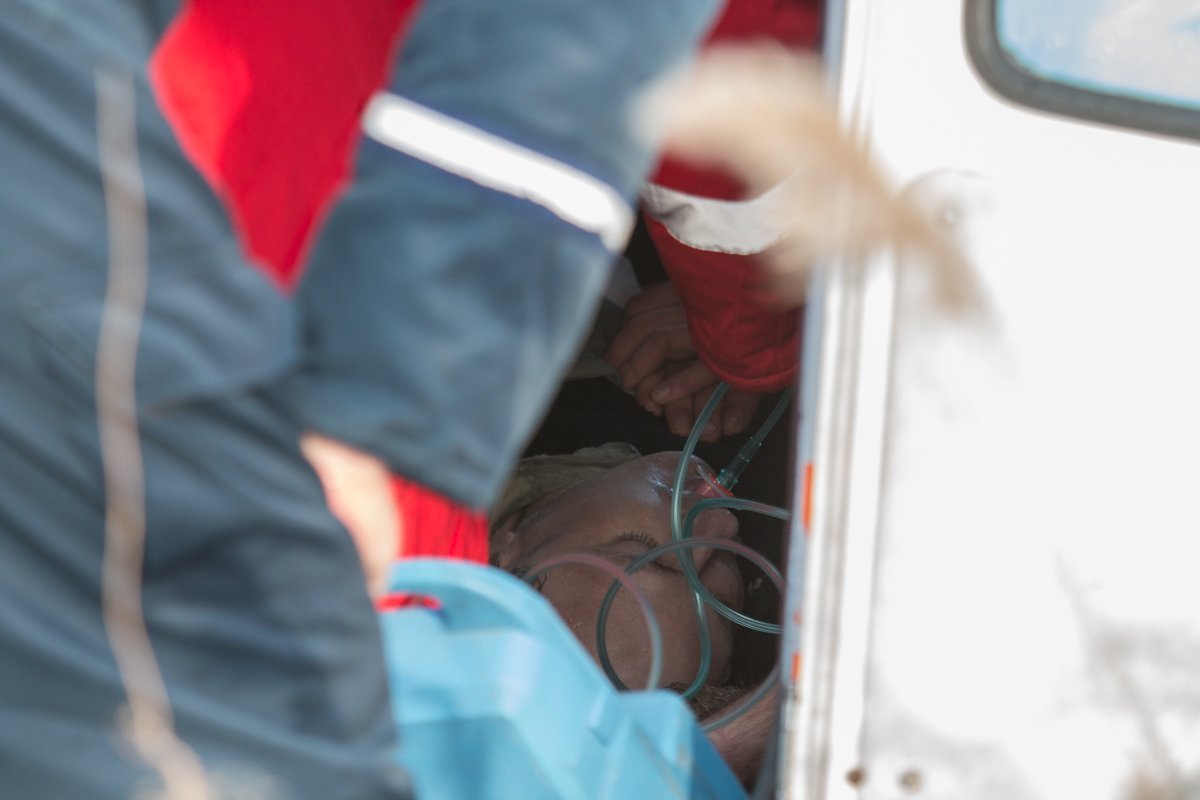 Медики больше 30 минут пытались "откачать" прыгнувшего