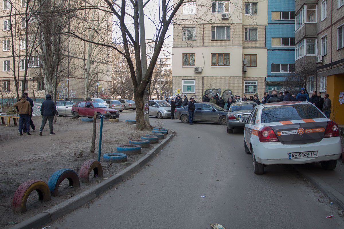 Одна из квартир на улице Мониторной стала причиной конфликта между бывшими и новыми собственниками