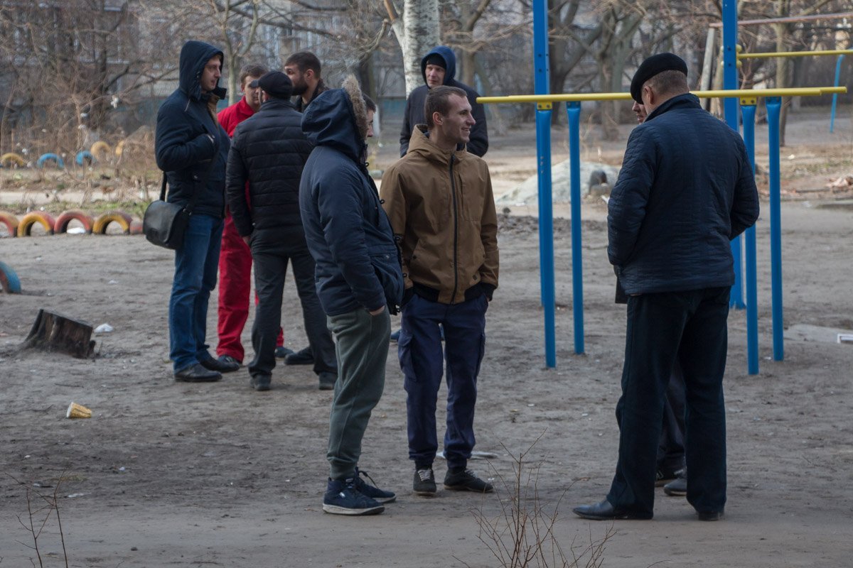 Жильцы подали заявление в полицию о незаконных действиях неизвестных и государственных регистраторов, из-за которых, право собственности перешло к третьим лицам