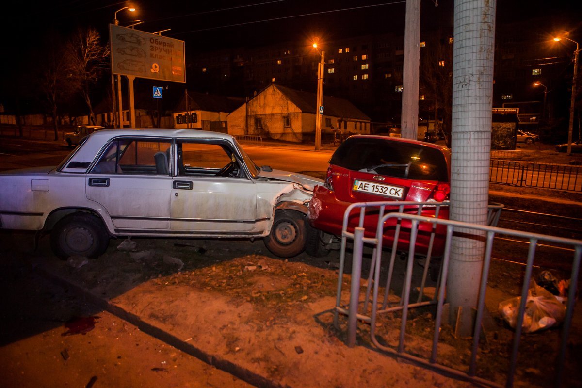 Автомобиль Chevrolet въехал в ВАЗ Автомобиль Chevrolet въехал в ВАЗ