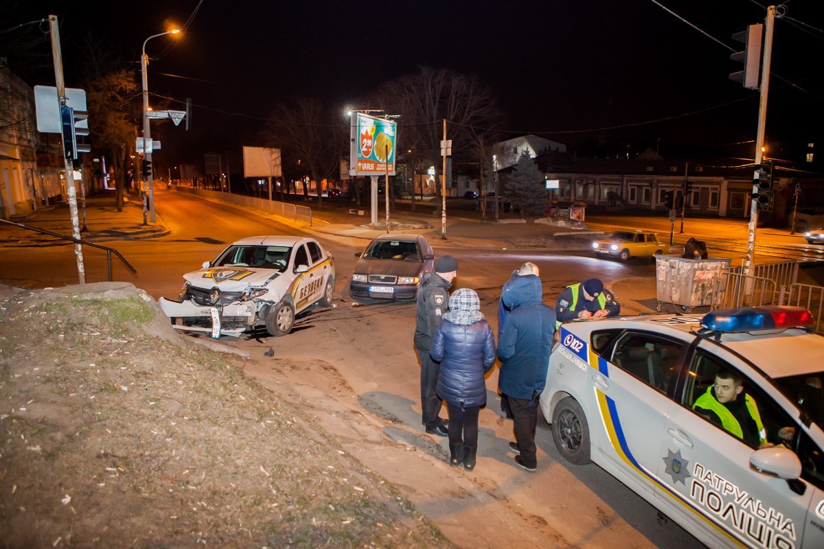 На место прибыл экипаж патрульной полиции