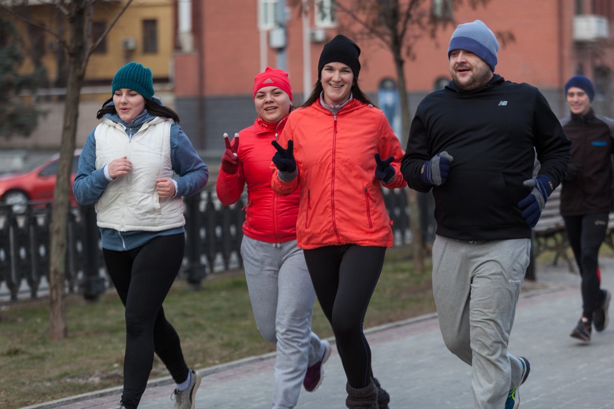 Бегуны с удовольствием позировали на камеру Бегуны с удовольствием позировали на камеру