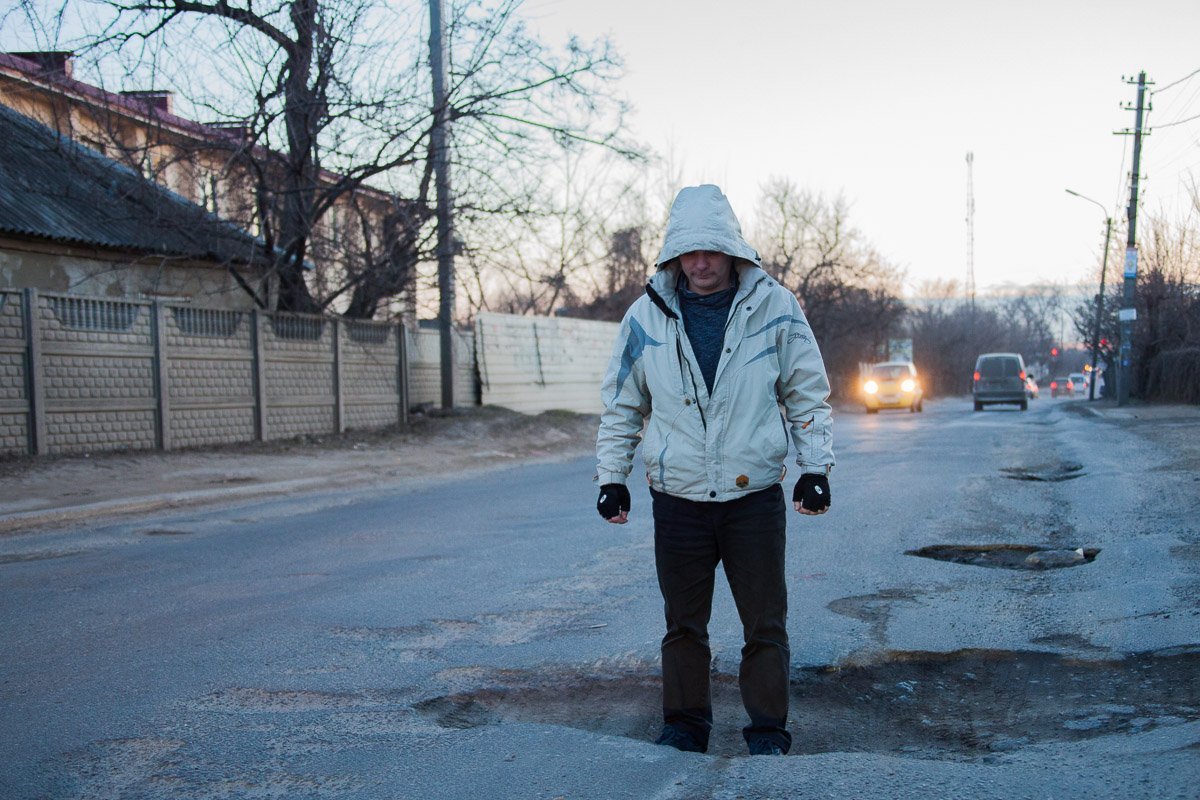 Мы сделали яму в яме на дороге, чтобы ты мог влететь в яму, пока влетаешь в яму Мы сделали яму в яме на дороге, чтобы ты мог влететь в яму, пока влетаешь в яму