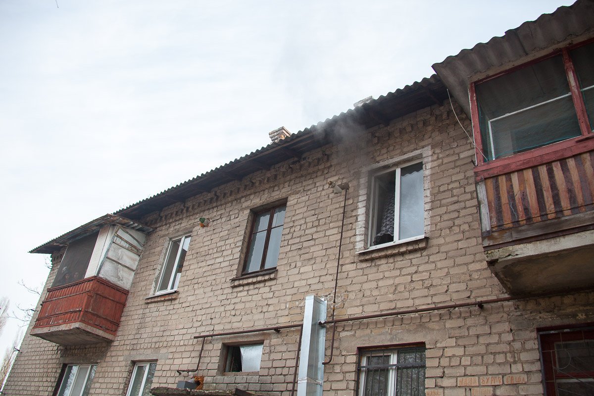 В квартире на втором этаже горела жилая комната В квартире на втором этаже горела жилая комната