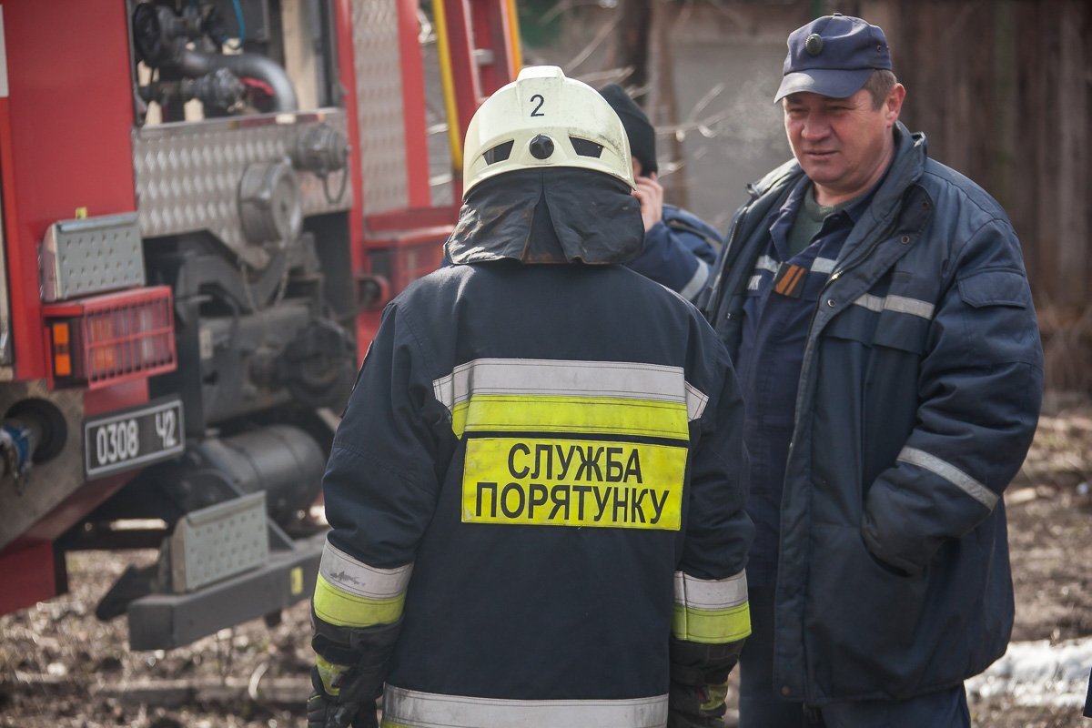 На место пожара сразу приехали сотрудники пожарно-спасательной части №2 На место пожара сразу приехали сотрудники пожарно-спасательной части №2
