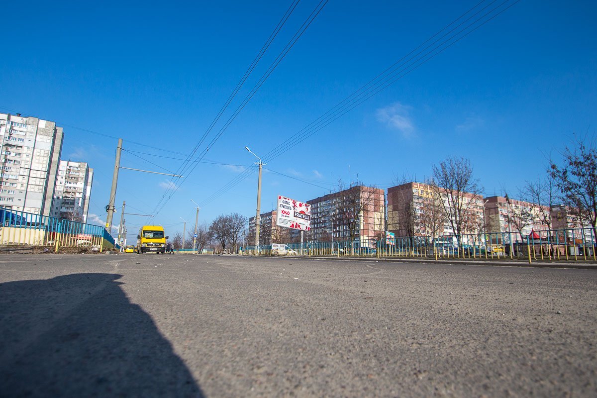 Дороги на Мира состоят из миллионов залаток