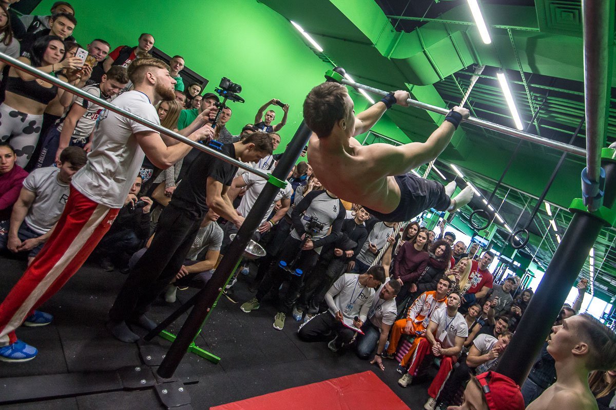 Упражнение «Передний вис»