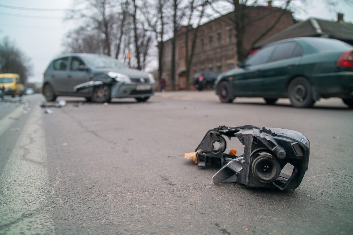 На проспекте Сергея Нигояна столкнулись Renault и Volkswagen