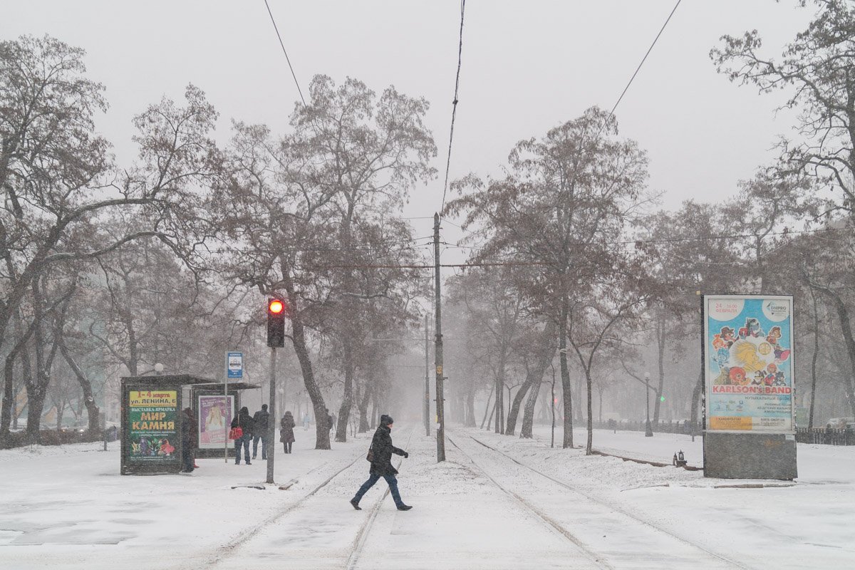На улице такой минус, что местный рэпер не выдержал и зачитал под него На улице такой минус, что местный рэпер не выдержал и зачитал под него