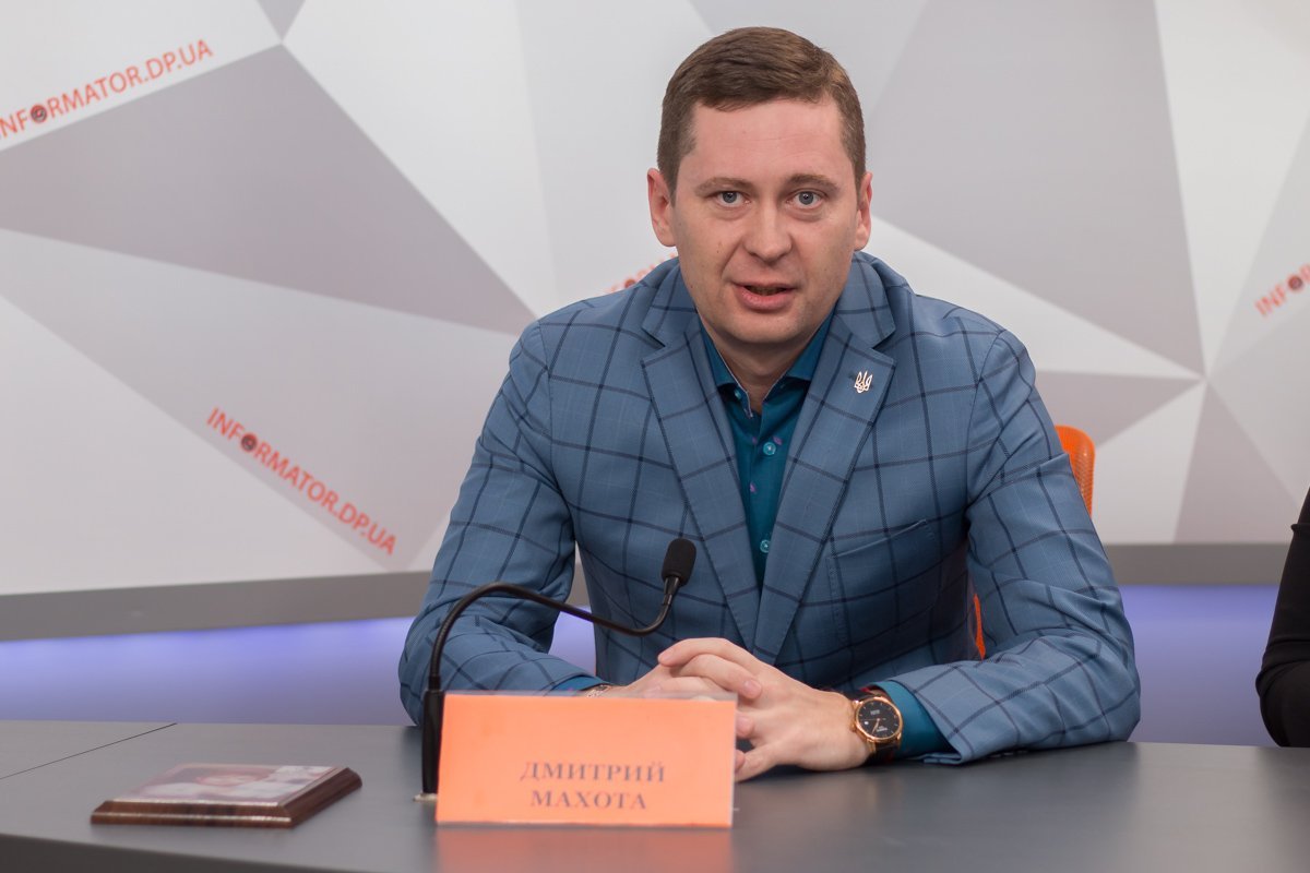 Участие в благотворительной акции начал принимать и новый меценат - исполнительный директор ООО Алан Дмитрий Махота. Участие в благотворительной акции начал принимать и новый меценат - исполнительный директор ООО Алан Дмитрий Махота.