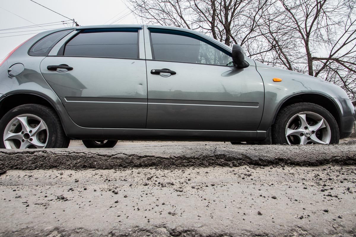 Бордюрный камень на улице Байкальской - явление редкое