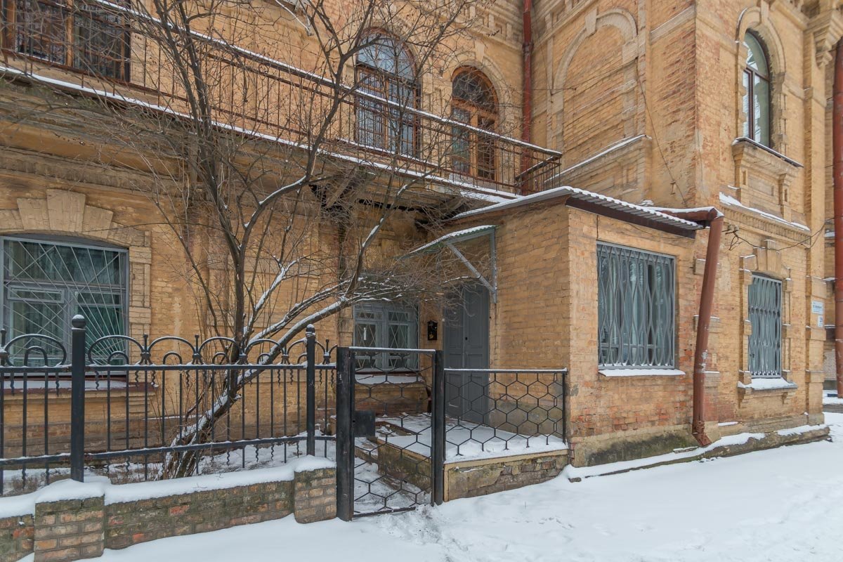 Спустя полтора века поместье превратилось в обычных жилой дом Спустя полтора века поместье превратилось в обычных жилой дом