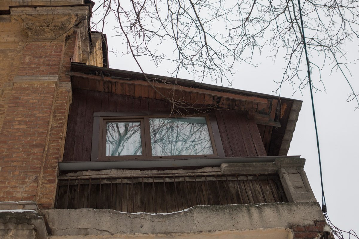 Нынешние жильцы дома настоящие "хранители" истории, поскольку не решились разрушить мелкие элементы старины Нынешние жильцы дома настоящие "хранители" истории, поскольку не решились разрушить мелкие элементы старины