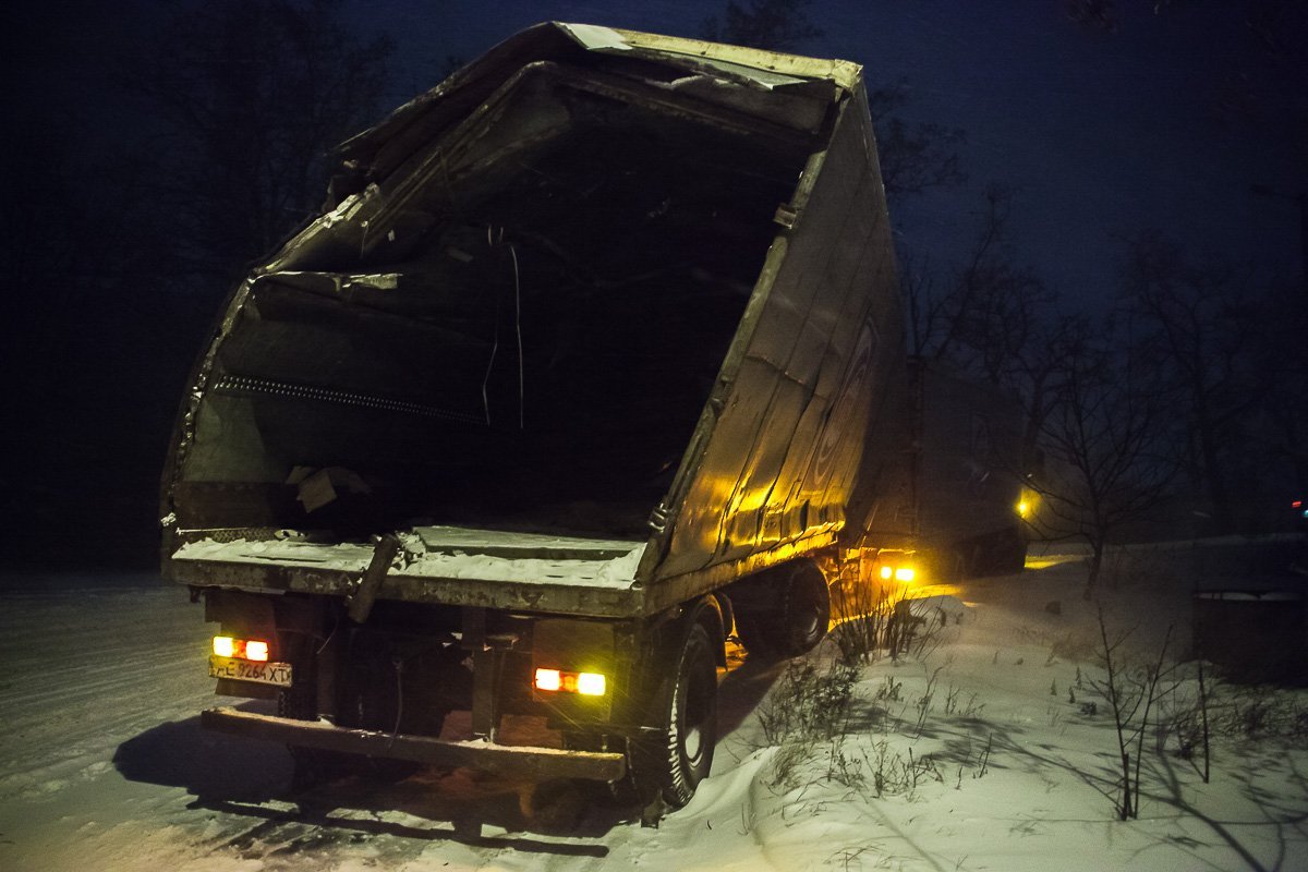 К счастью прицеп удалось вытащить своими силами К счастью прицеп удалось вытащить своими силами