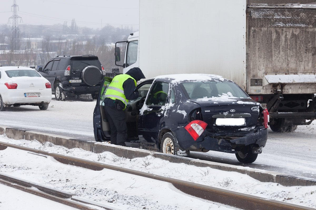 В пробке застряло много фур