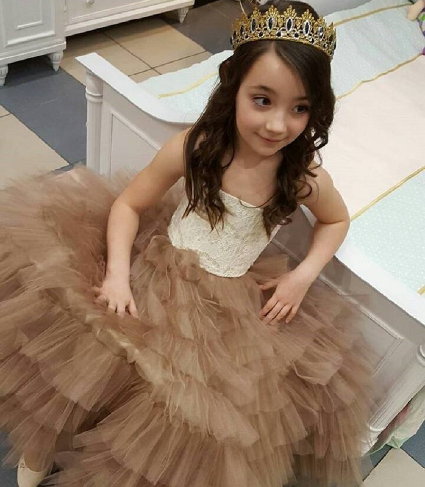 Юная модель