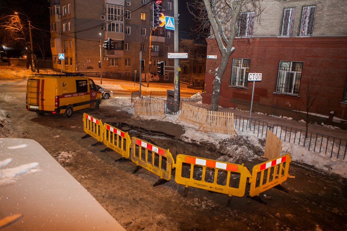 Информации о том, когда именно данная проблема будет решена, а проезд по улице освобожден, - пока нет Информации о том, когда именно данная проблема будет решена, а проезд по улице освобожден, - пока нет