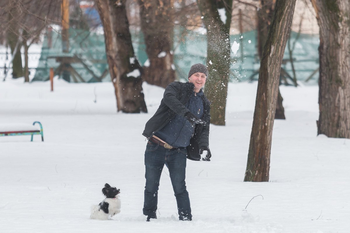 Кто снимает исподтишка, тот получает снежкой в лоб 
