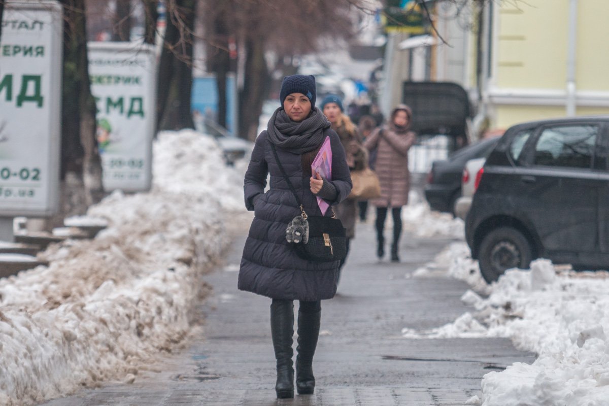 Вся такая важная, иду с бумагами