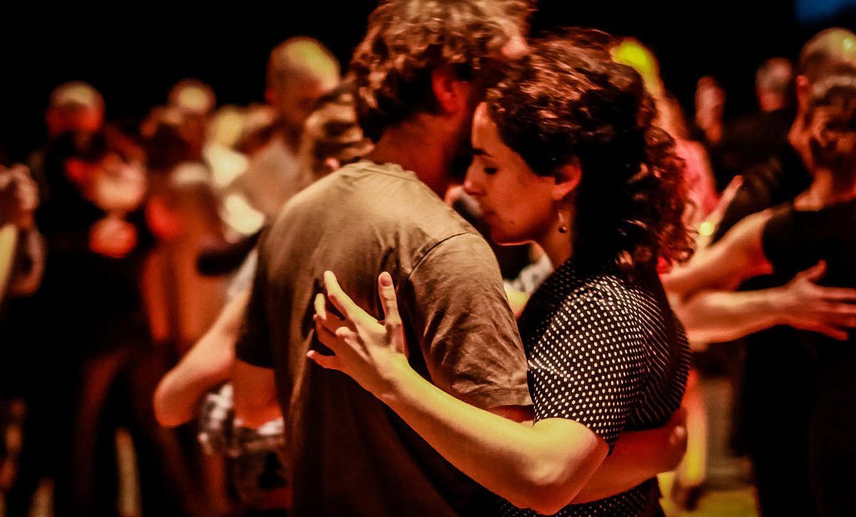 Урок танцев на 8 Марта - лучший подарок по мнению многих девушек Урок танцев на 8 Марта - лучший подарок по мнению многих девушек