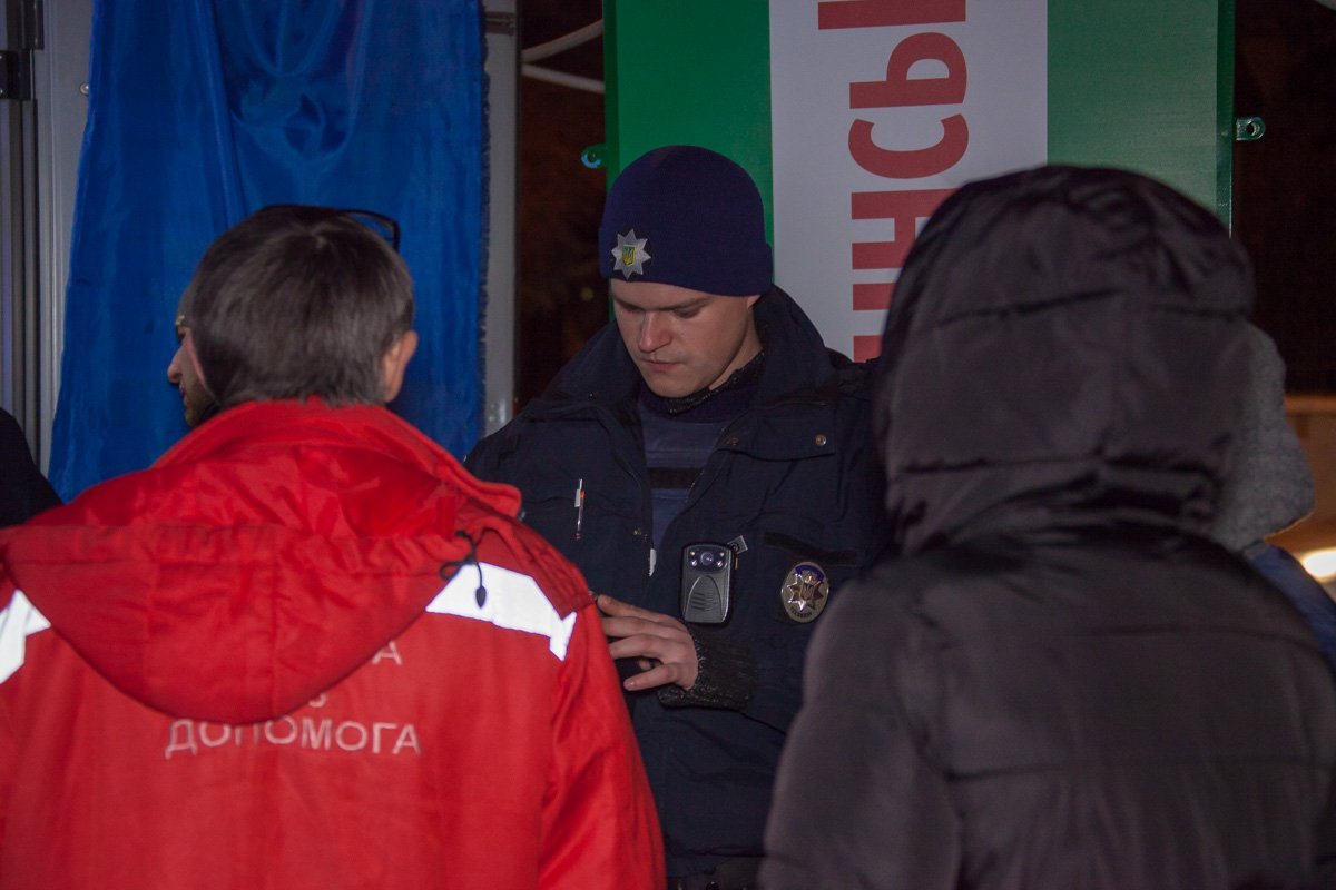 Сотрудники полиции выясняют детали инцидента Сотрудники полиции выясняют детали инцидента