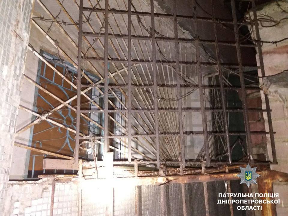 7 марта, приблизительно в 4:00, на линию 102 поступило сообщение о грабеже на улице Маршала Малиновского