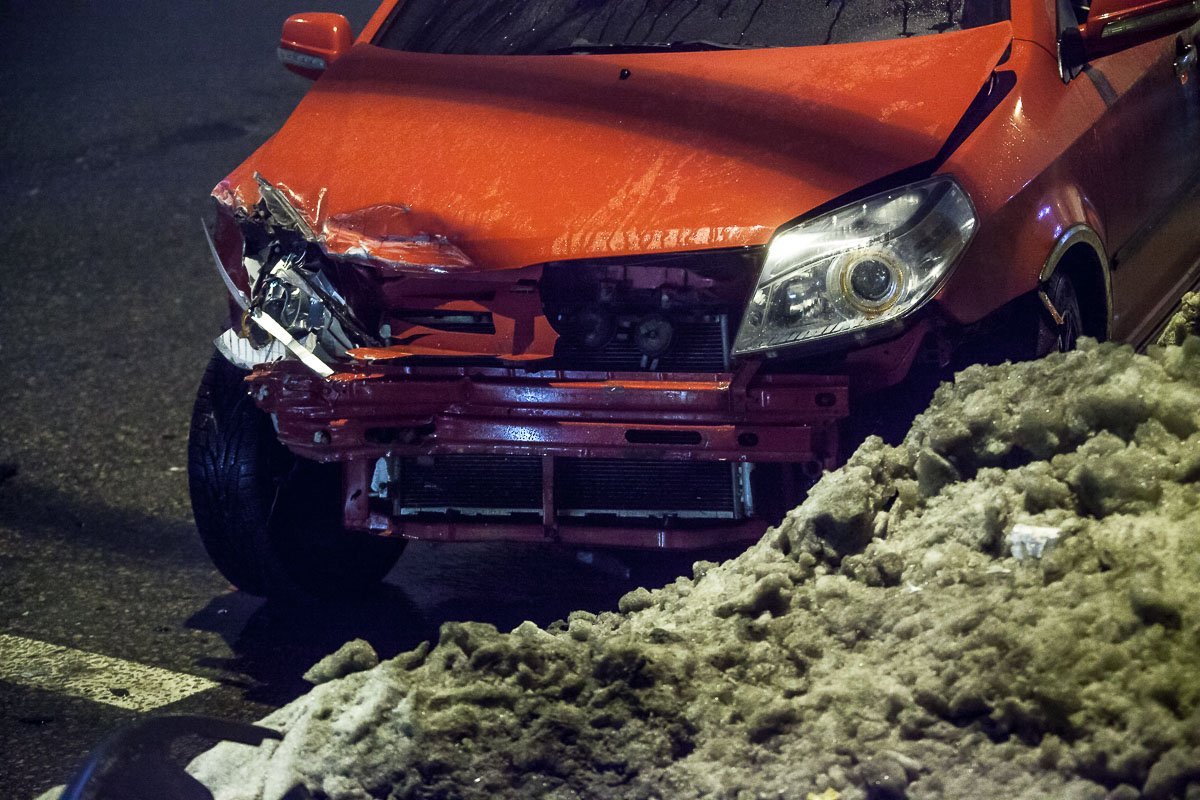 7 марта около 22:30 на Запорожском шоссе произошло ДТП 7 марта около 22:30 на Запорожском шоссе произошло ДТП