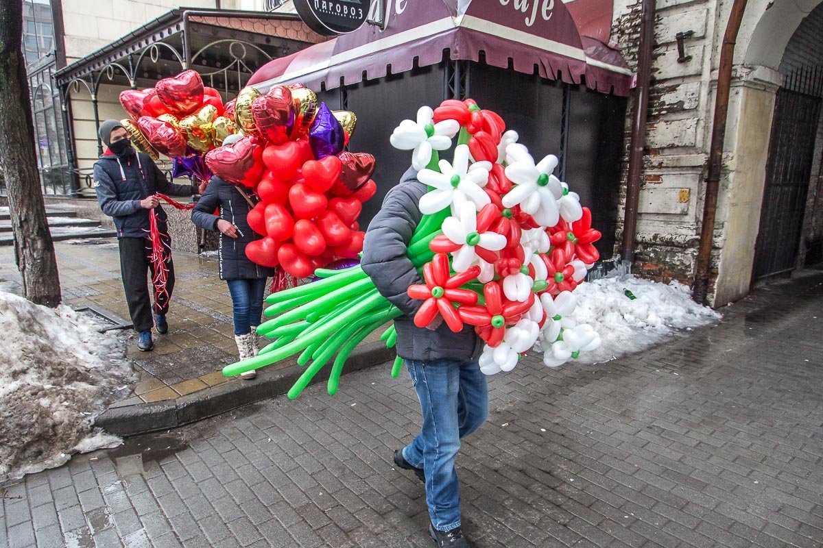 Шарики радуют так же сильно, как и живые цветы Шарики радуют так же сильно, как и живые цветы