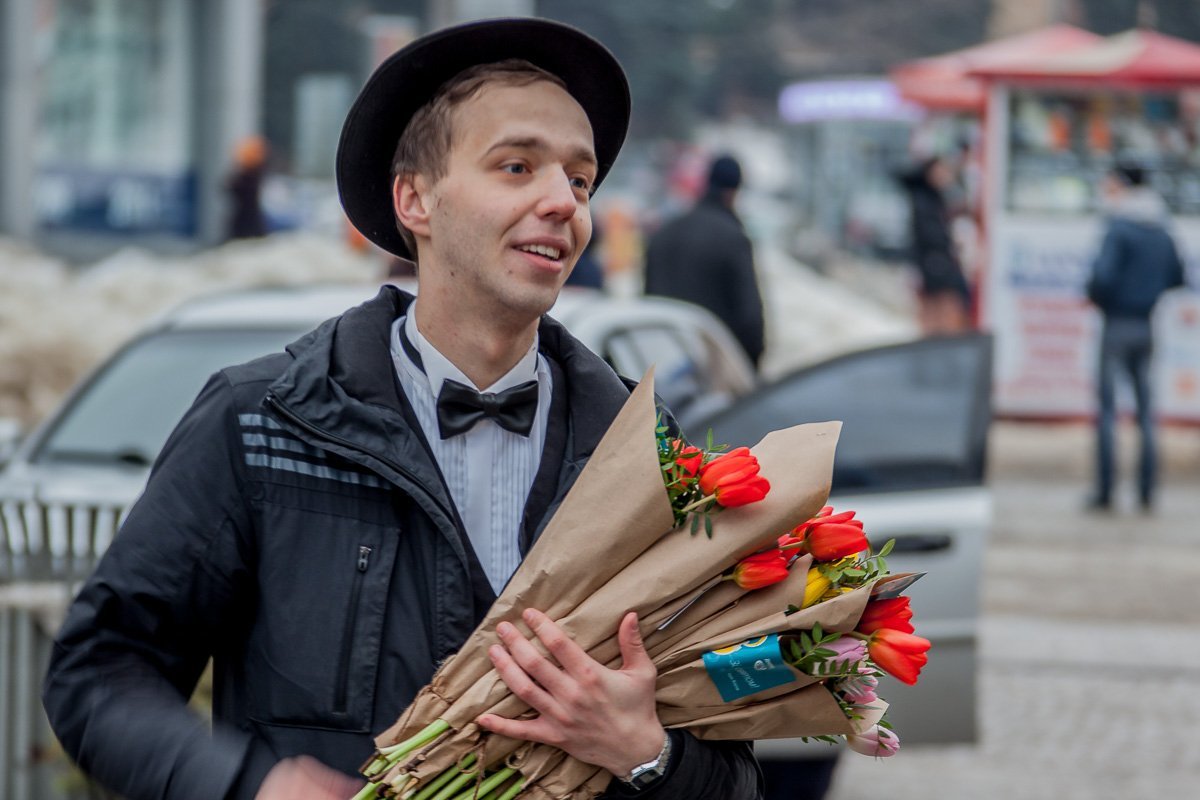 Парни желали девушкам тепла