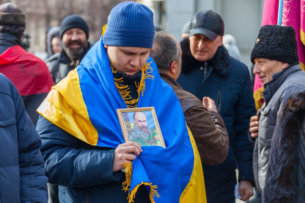 Грустно, что только в такие дни патриотизм проявляется в полной мере Грустно, что только в такие дни патриотизм проявляется в полной мере