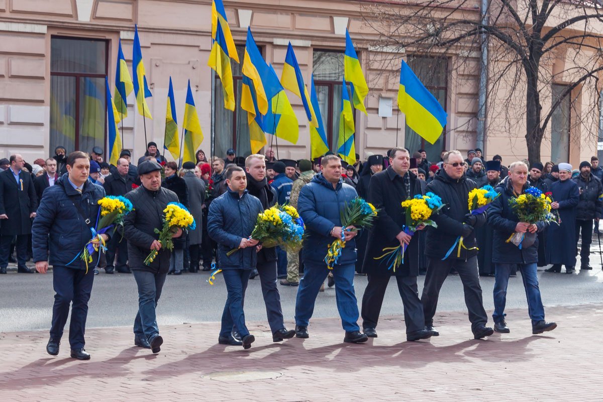 Хто не журиться, не плаче, то той ніколи й не радіє Хто не журиться, не плаче, то той ніколи й не радіє
