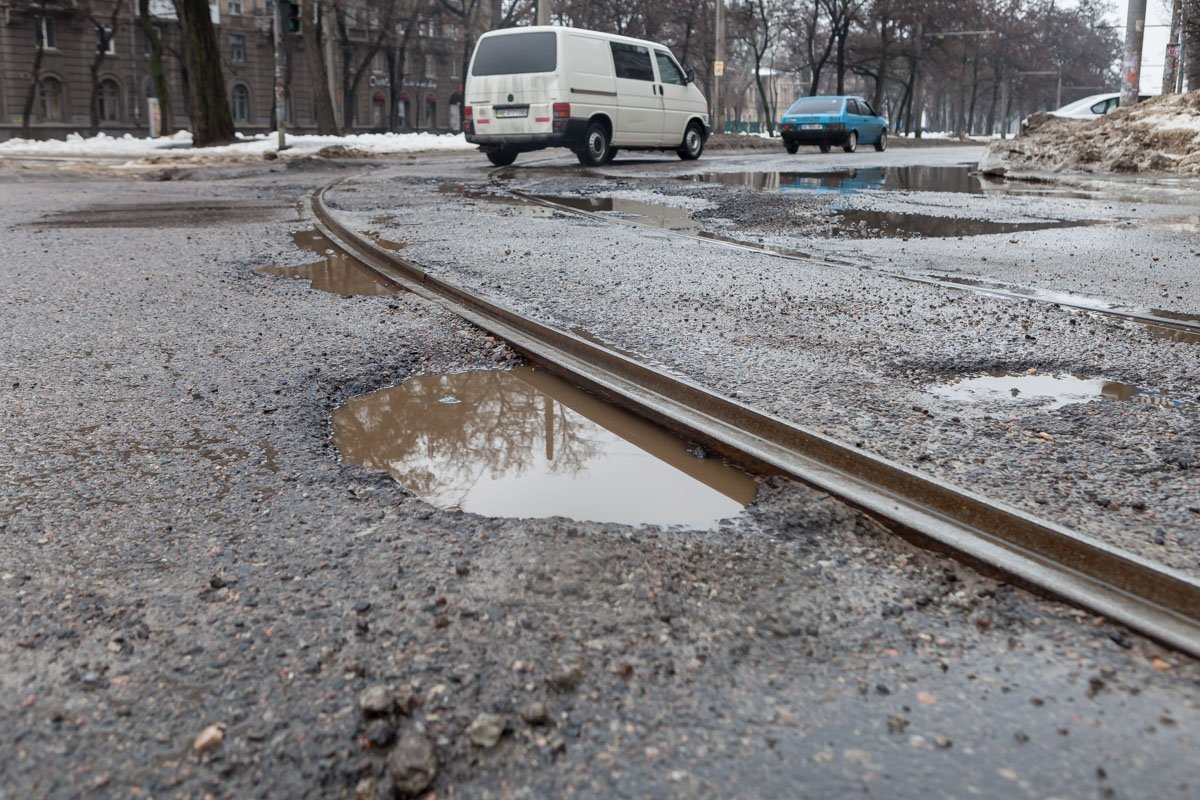 Неустанно ждет, пока ваше колесо окажется в ее объятьях Неустанно ждет, пока ваше колесо окажется в ее объятьях