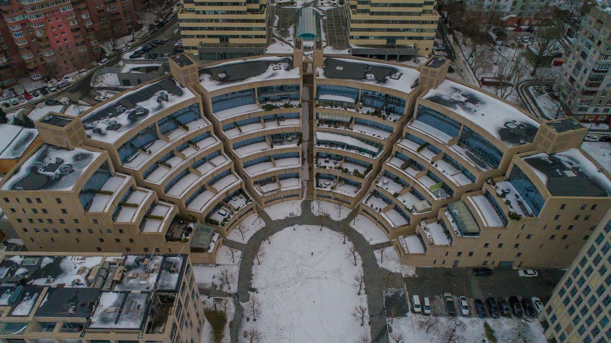 Интересно, что самая дешевая квартира в ж/к "Амфитеатр" обойдется вам в 3,5 миллиона гривен