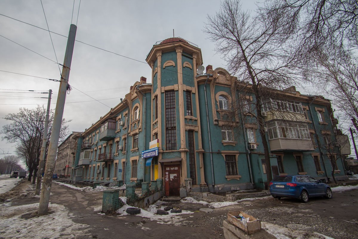 История Екатеринослава прячется от глаз "модных" арендаторов на улицах города 