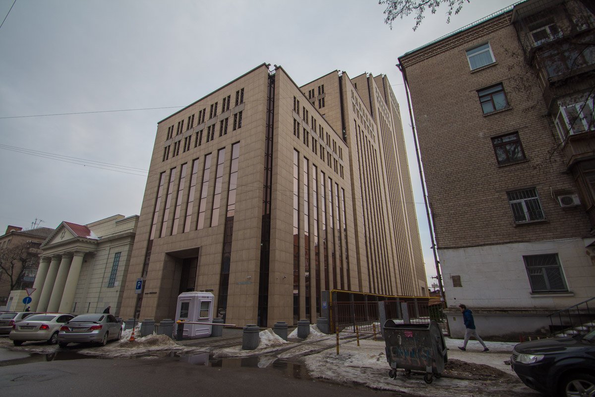 На одном фото словно встретились две эпохи