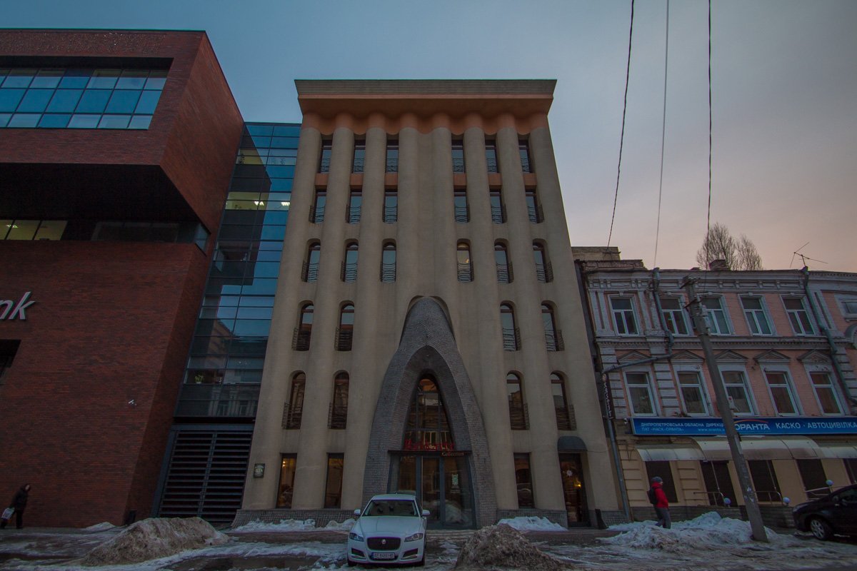 Ну а здесь каждый думает в меру своей распущенности :)